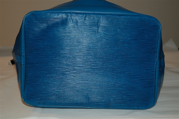 Toledo Blue Louis Vuitton Bucket Bag, size L