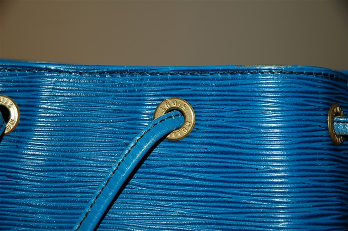 Toledo Blue Louis Vuitton Bucket Bag, size L