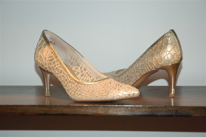 Gold Stuart Weitzman Pumps, size 6.5