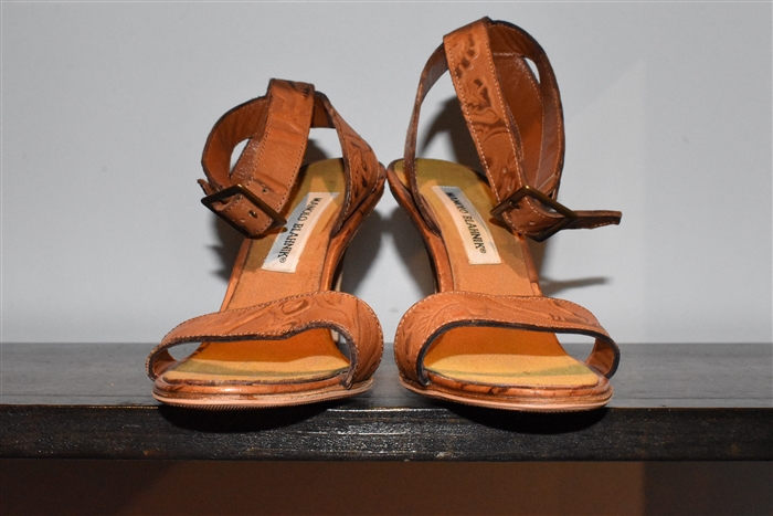 Whiskey Manolo Blahnik Sandal, size 8