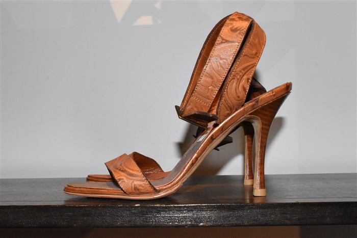 Whiskey Manolo Blahnik Sandal, size 8