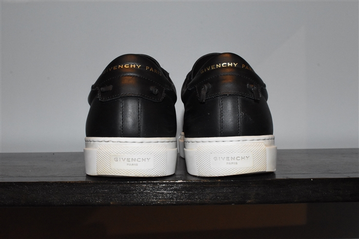 Black Leather Givenchy Sneaker, size 7