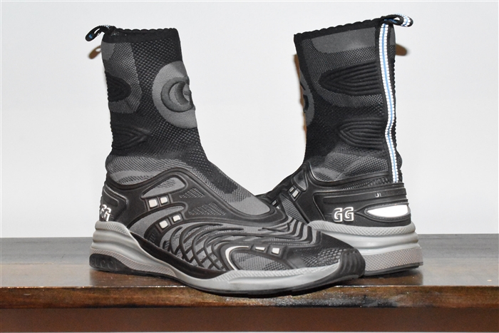 Black & Gray Gucci Sneaker, size 9.5