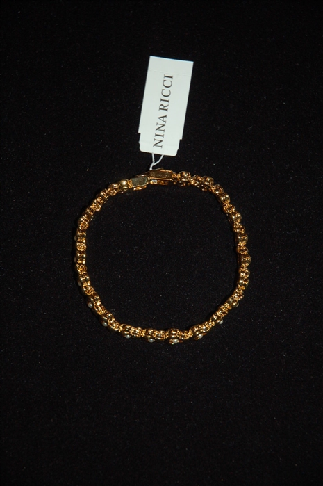 Gold Nina Ricci Bracelet, size O/S