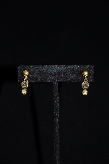 Gold Nina Ricci Earrings, size O/S