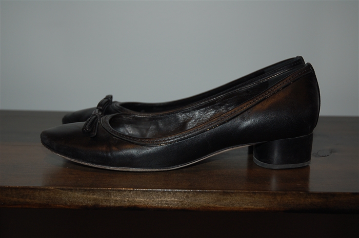 Black Leather Dior Slippers, size 8.5