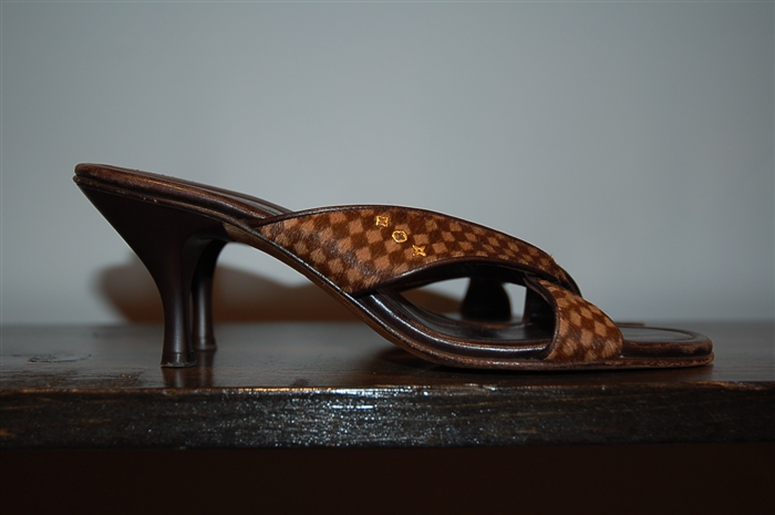 Damier Louis Vuitton Slides, size 7.5