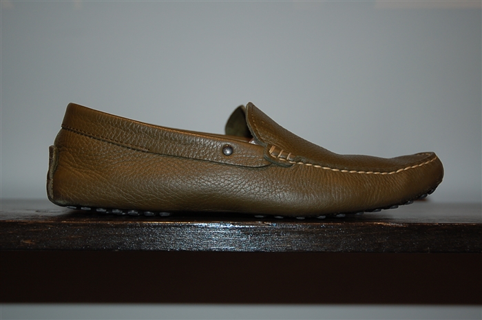 Olive Tod's Loafer, size 8