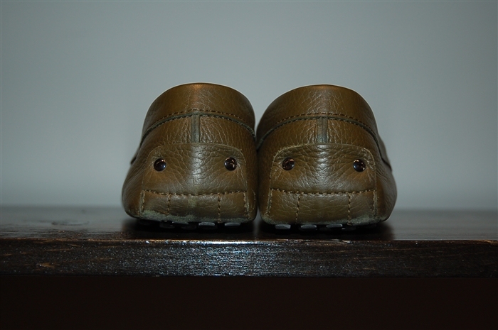 Olive Tod's Loafer, size 8