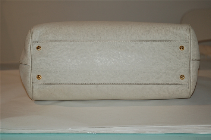 Ivory Dolce & Gabbana Handbag, size M