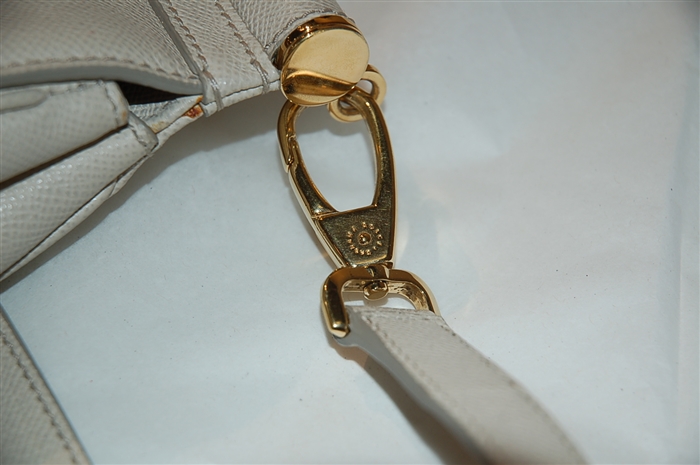 Ivory Dolce & Gabbana Handbag, size M