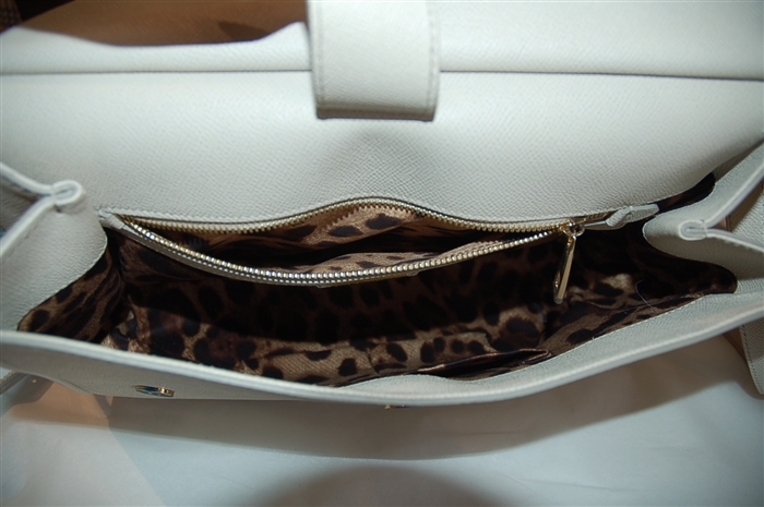 Ivory Dolce & Gabbana Handbag, size M