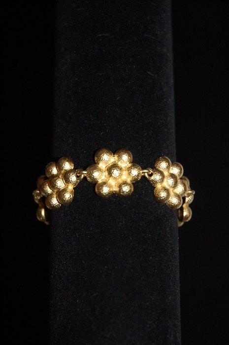 Gold Nina Ricci Bracelet, size O/S