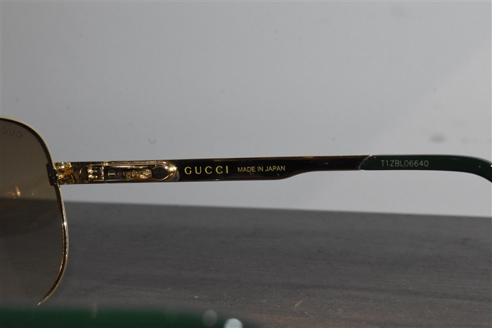 Gold Gucci Sunglasses, size O/S