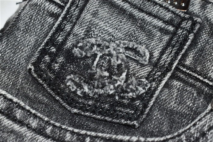 Graphite Chanel Skinny Jean, size 25