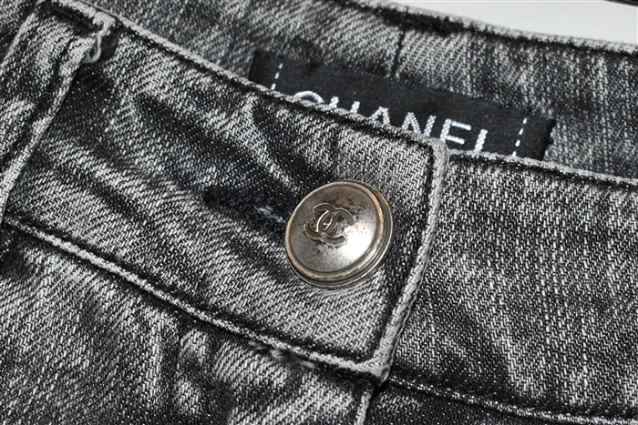 Graphite Chanel Skinny Jean, size 25