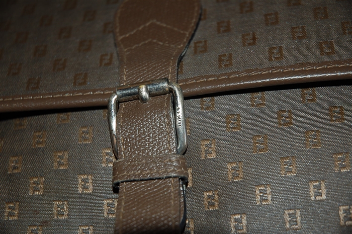 Dark Taupe Fendi - Vintage Cross-Body, size M