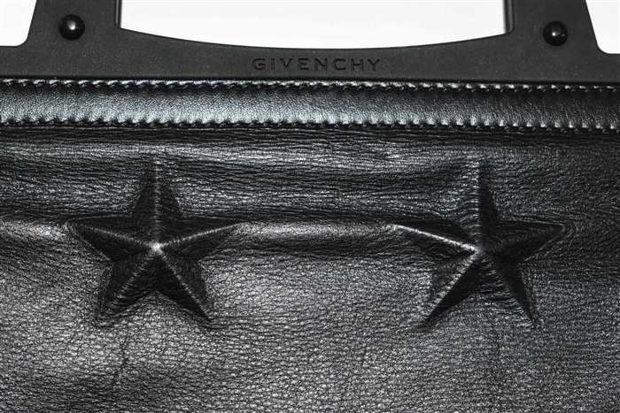 Black Leather Givenchy Shoulder Bag, size M