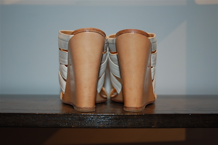 Off-White Rag & Bone Wedge, size 8