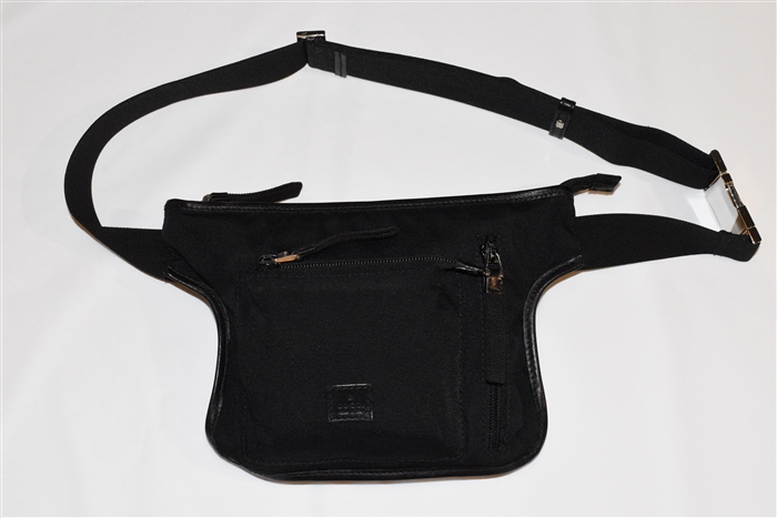 Basic Black Gucci Belt Bag, size S