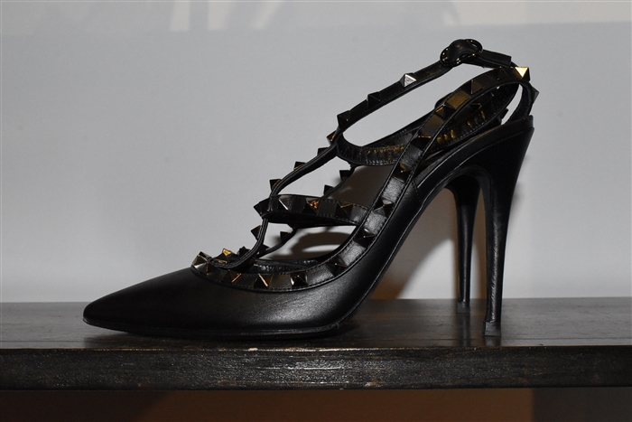 Black Leather Valentino Pumps, size 9