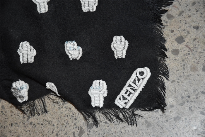 Black & White Kenzo Scarf, size O/S