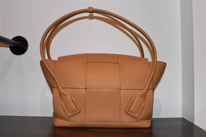 Caramel Bottega Veneta Shoulder Bag, size L