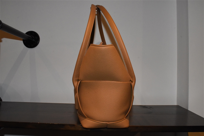 Caramel Bottega Veneta Shoulder Bag, size L