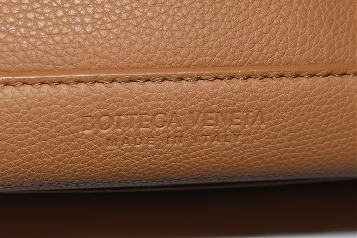 Caramel Bottega Veneta Shoulder Bag, size L