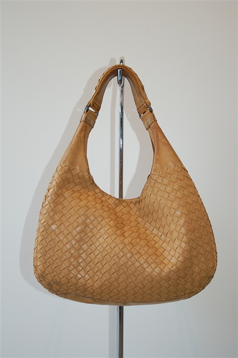 Tan Bottega Veneta Hobo, size M