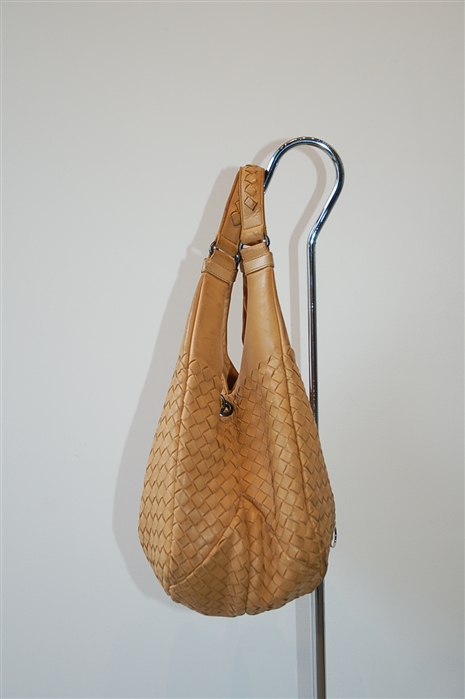 Tan Bottega Veneta Hobo, size M