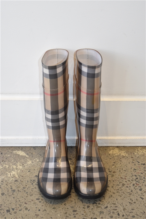 Check Burberry Rubber Boots, size 8
