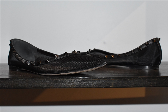 Basic Black Valentino Flats, size 7