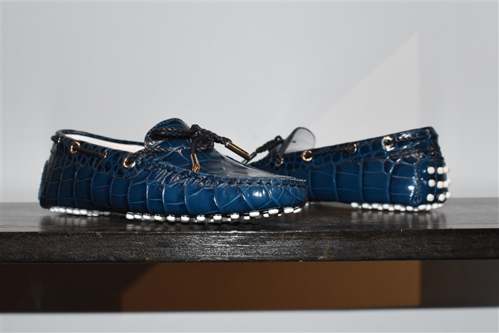 Deep Ocean Tod's Loafer, size 6