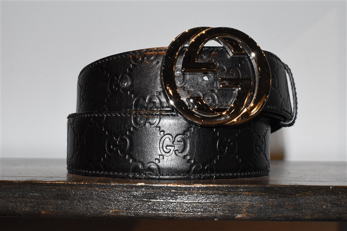 Black Leather Gucci Belt, size M