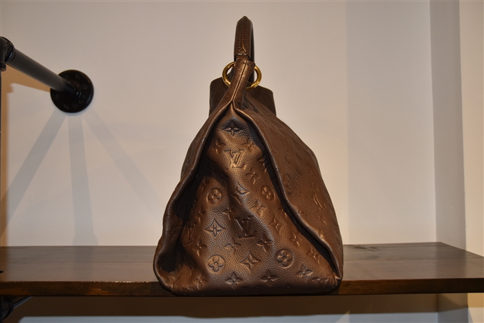 Brown Leather Louis Vuitton Handbag, size M