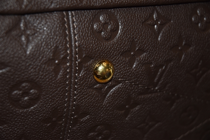 Brown Leather Louis Vuitton Handbag, size M