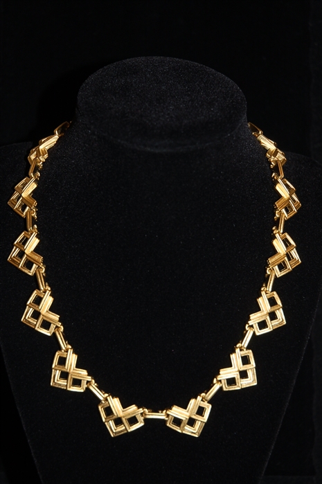 Gold Nina Ricci Necklace, size O/S