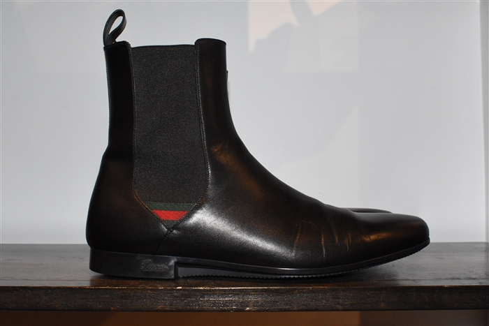 Black Leather Gucci Chelsea Boots, size 10