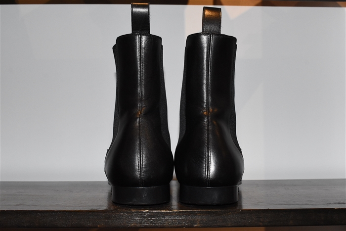 Black Leather Gucci Chelsea Boots, size 10