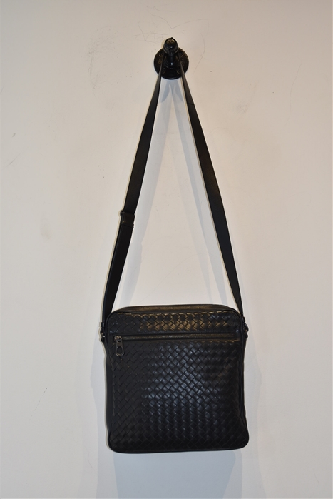 Black Leather Bottega Veneta Messenger, size S