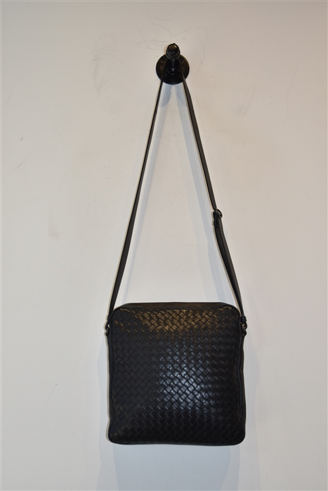 Black Leather Bottega Veneta Messenger, size S