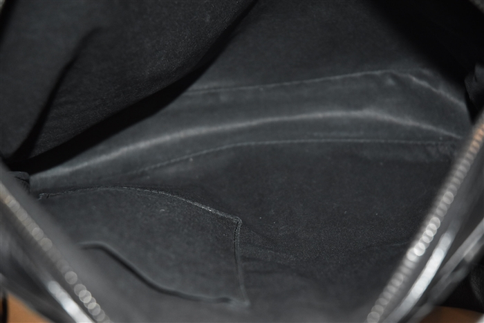 Black Leather Bottega Veneta Messenger, size S