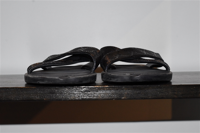 Navy Gucci Slides, size 10