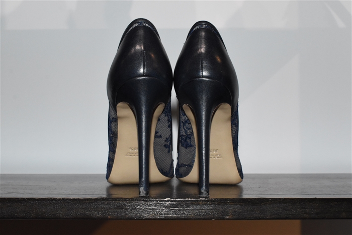 Navy Monique Lhuillier Pumps, size 8