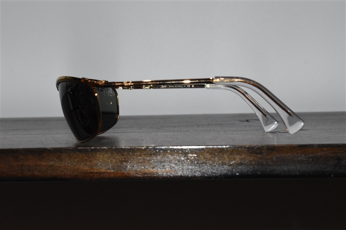 Gold Ray Ban Sunglasses, size O/S
