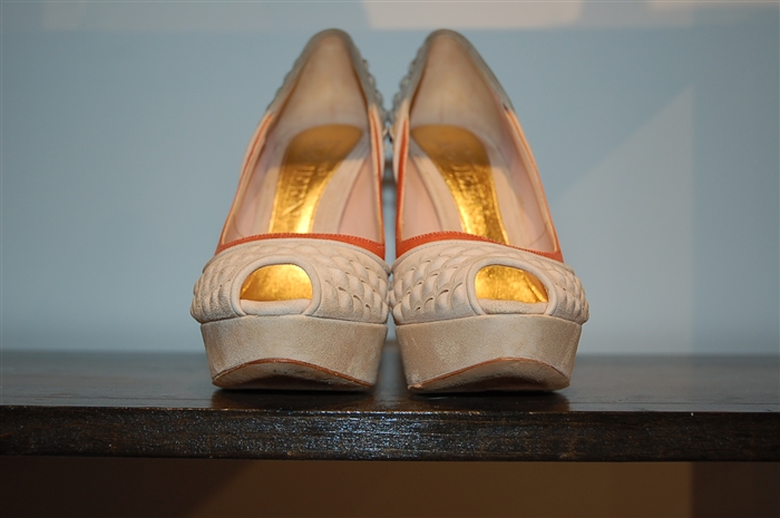 Sand Alexander McQueen Peep-Toe, size 7