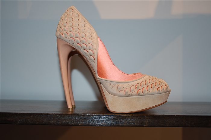 Sand Alexander McQueen Peep-Toe, size 7