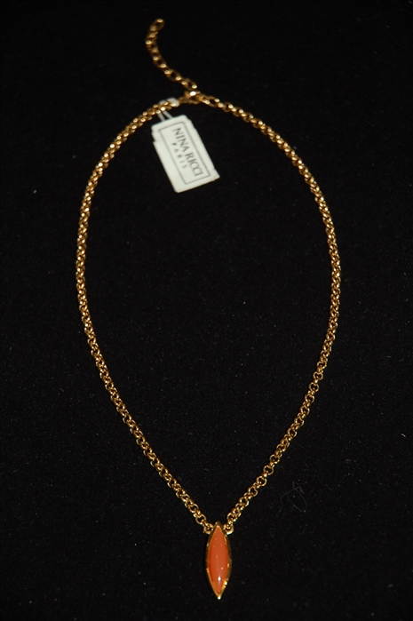 Gold Nina Ricci Necklace, size O/S