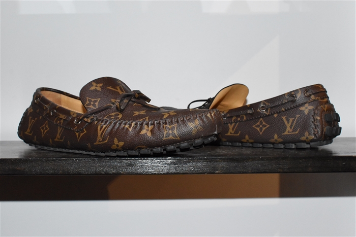 Monogram Louis Vuitton Moccasin, size 12